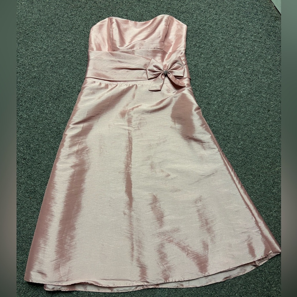 Xtra Small Pink strapless dress with bow detail #pinkdress #strapless